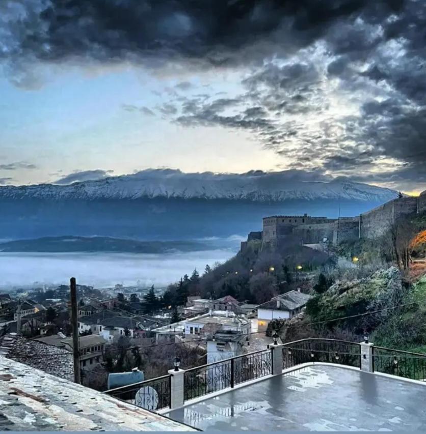 Castle Hotel Gjirokastër 外观 照片