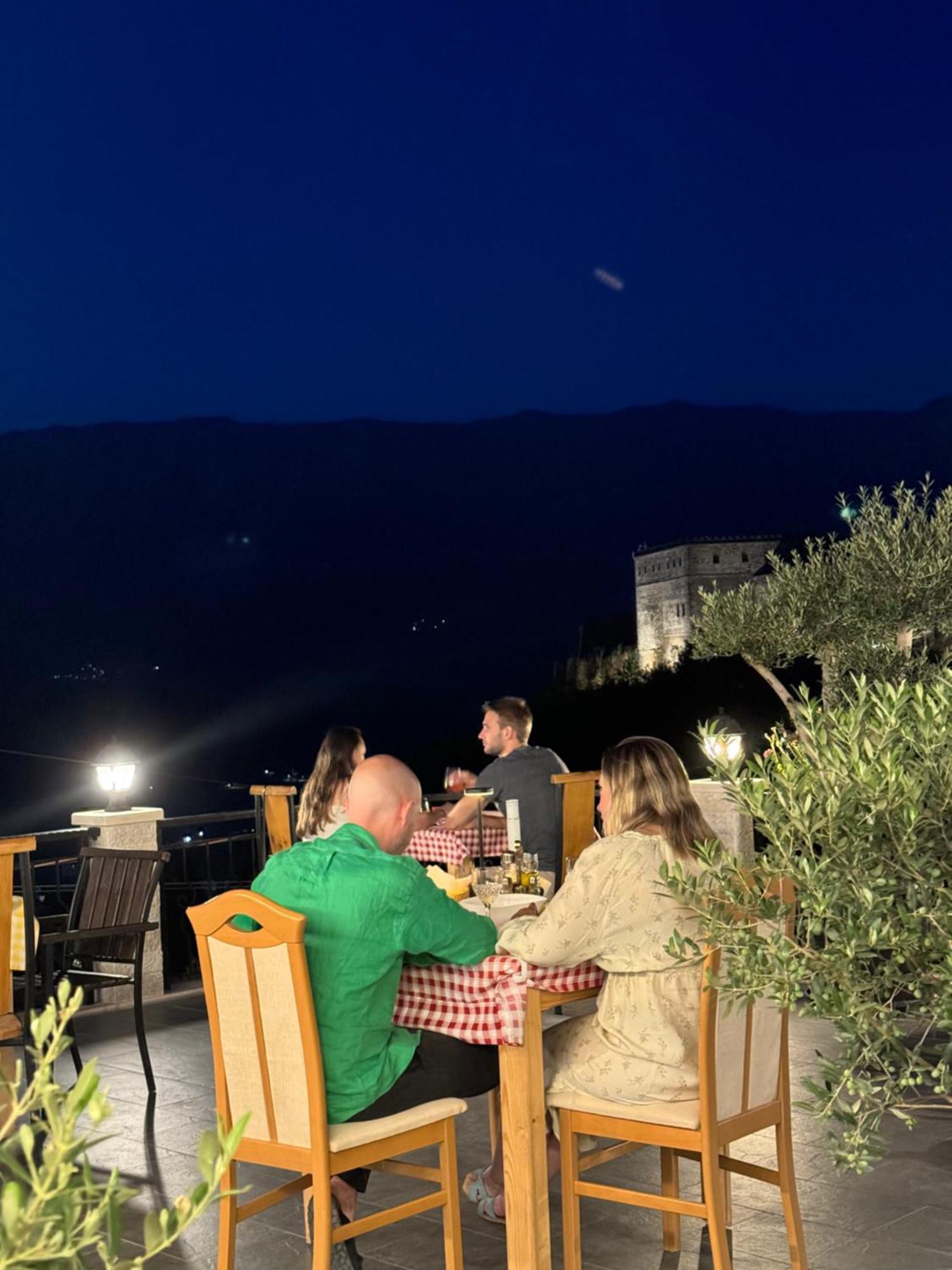 Castle Hotel Gjirokastër 外观 照片