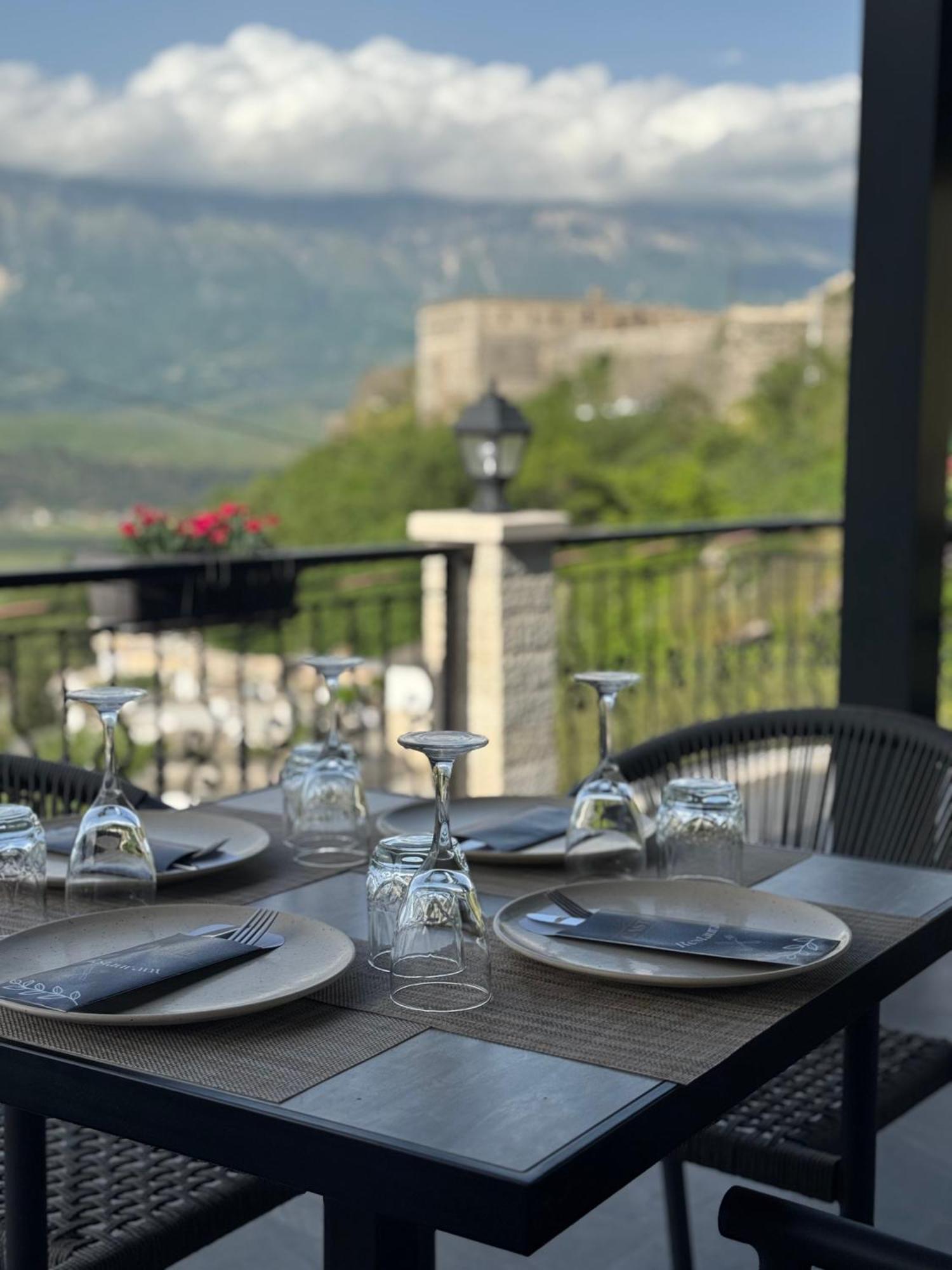 Castle Hotel Gjirokastër 外观 照片